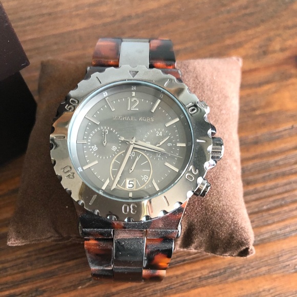Michael Kors Watch - Picture 1 of 8